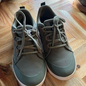 Sorel sneaker green size8.5